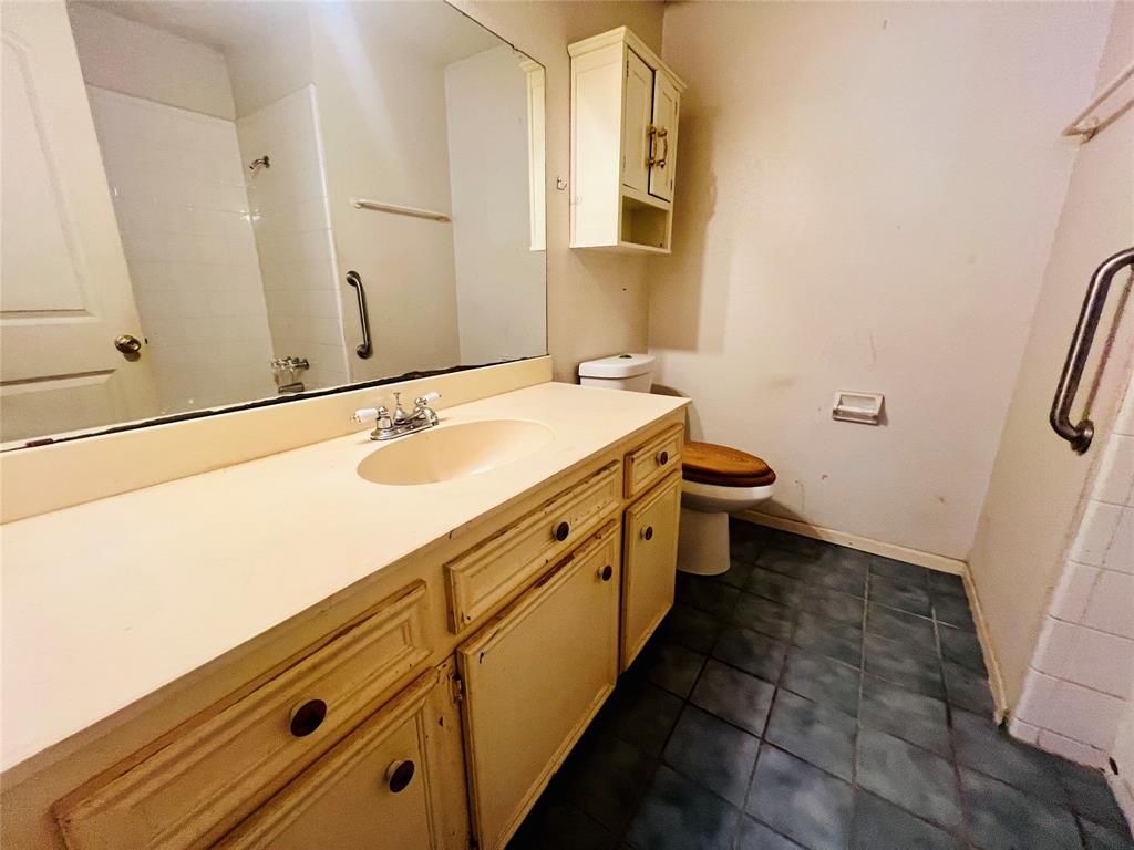 4519 E 24th Street, Dickinson, Texas image 13