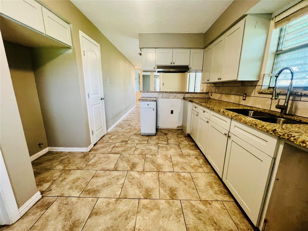 4519 E 24th Street, Dickinson, Texas image 14