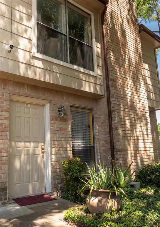 2110 Wilcrest Drive 101