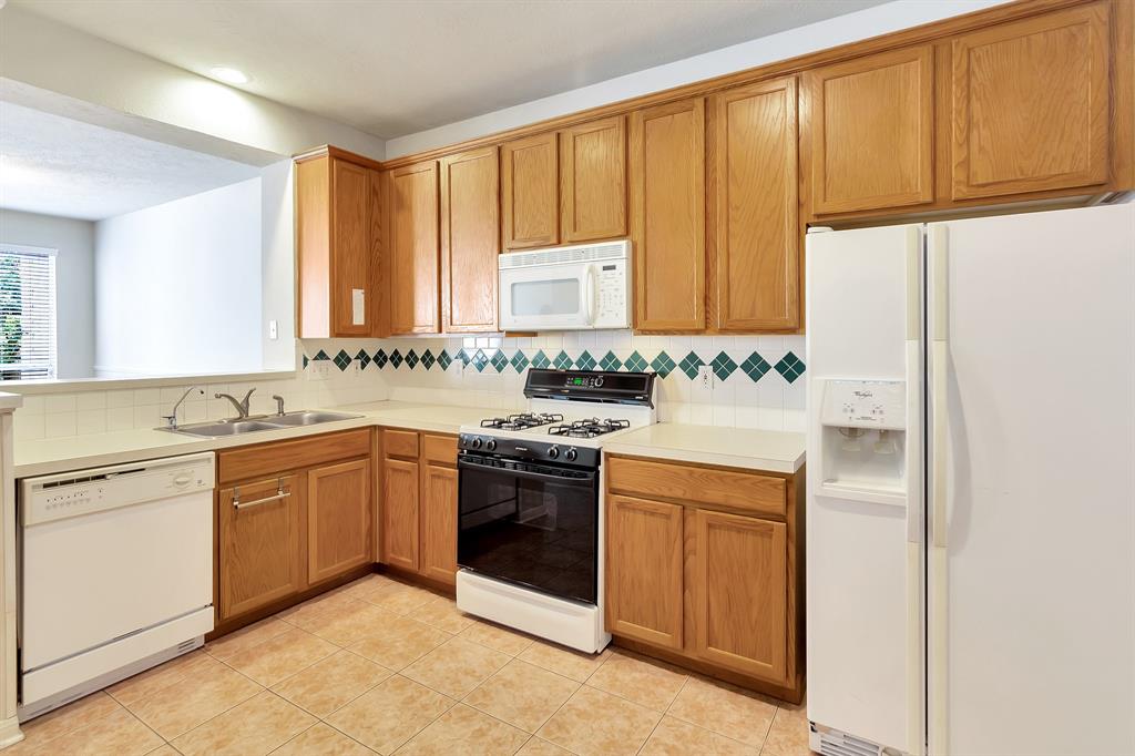 24 Piper Trace Trce, The Woodlands, Texas image 15