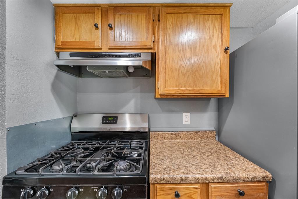 1202 W Flamingo Drive, Seabrook, Texas image 12