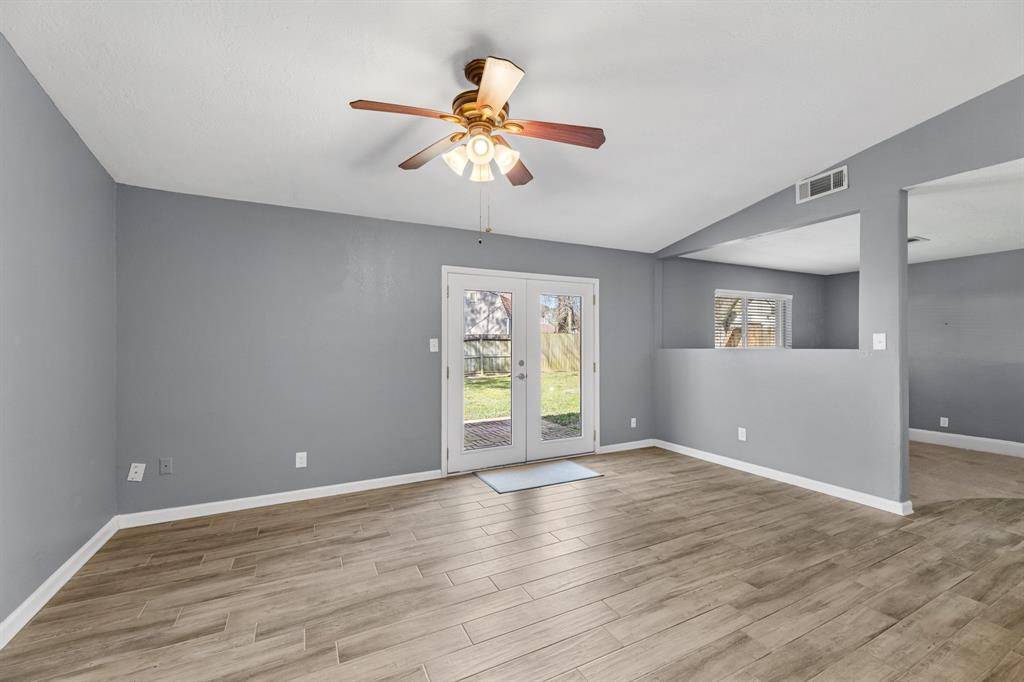 1202 W Flamingo Drive, Seabrook, Texas image 16