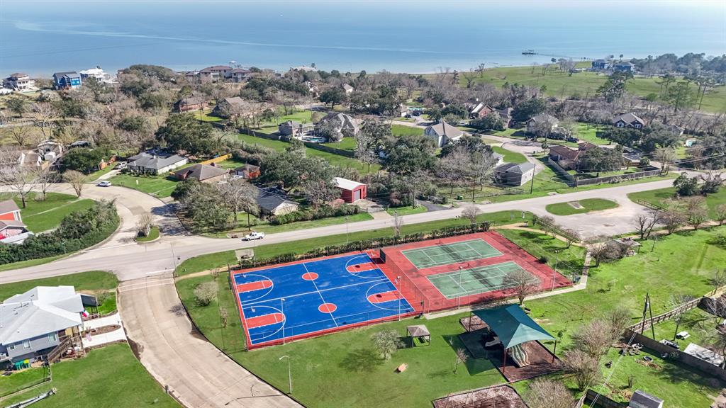 1202 W Flamingo Drive, Seabrook, Texas image 32