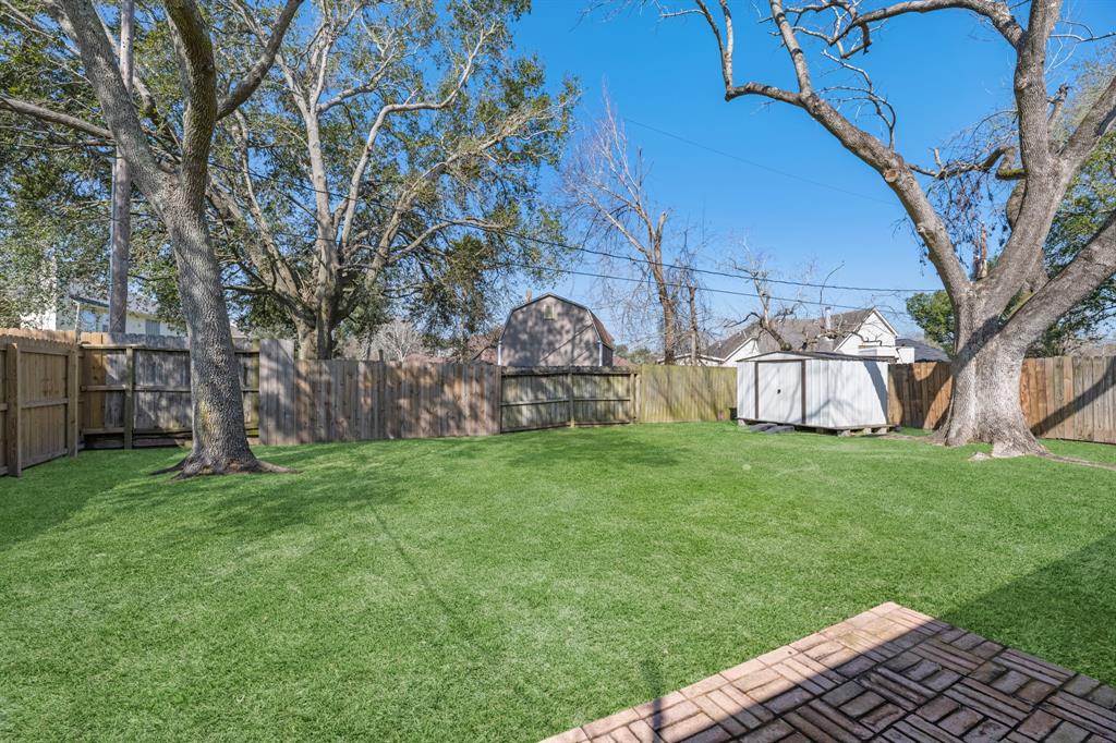 1202 W Flamingo Drive, Seabrook, Texas image 31