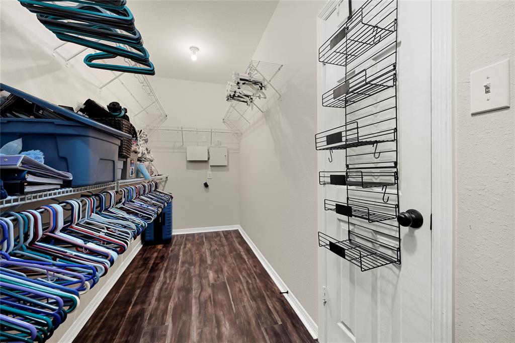 3103 Trail Hollow Drive, Pearland, Texas image 11