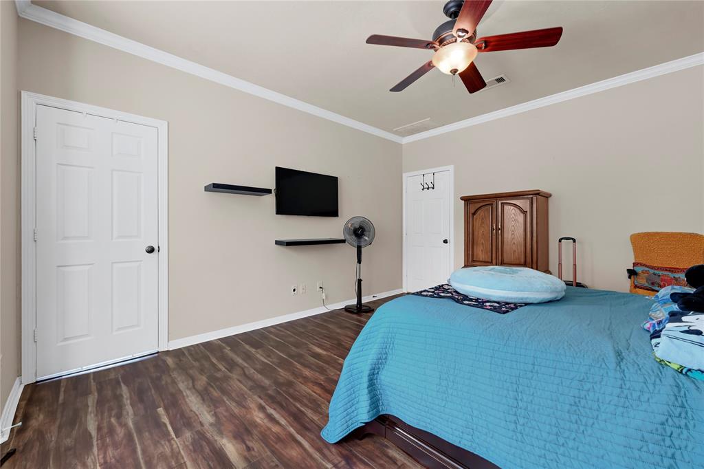 3103 Trail Hollow Drive, Pearland, Texas image 8