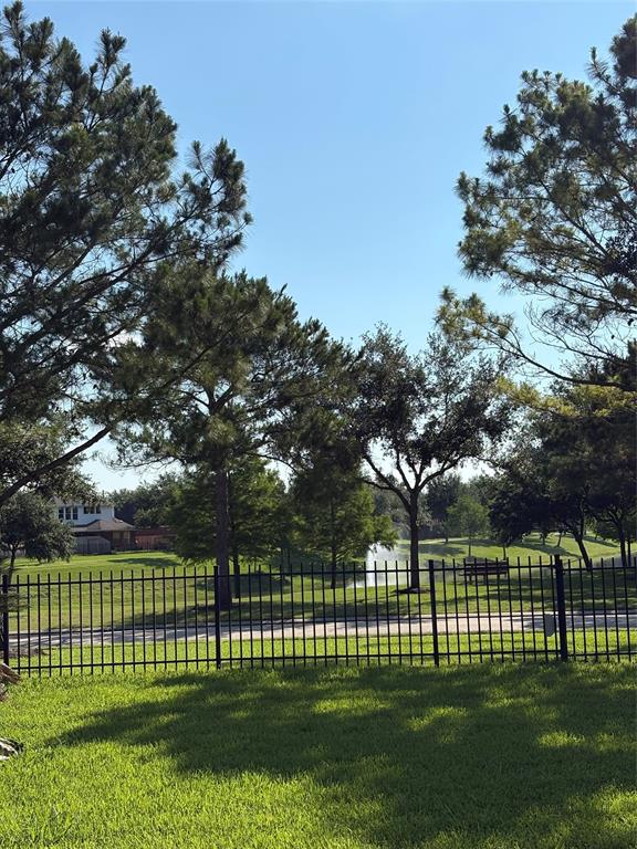 3103 Trail Hollow Drive, Pearland, Texas image 22