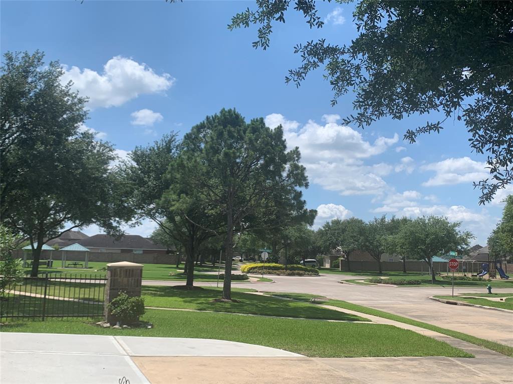 3103 Trail Hollow Drive, Pearland, Texas image 25