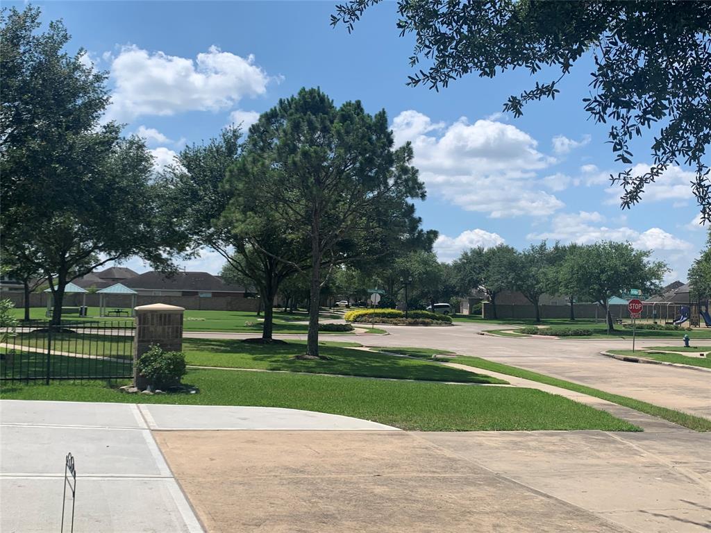 3103 Trail Hollow Drive, Pearland, Texas image 26