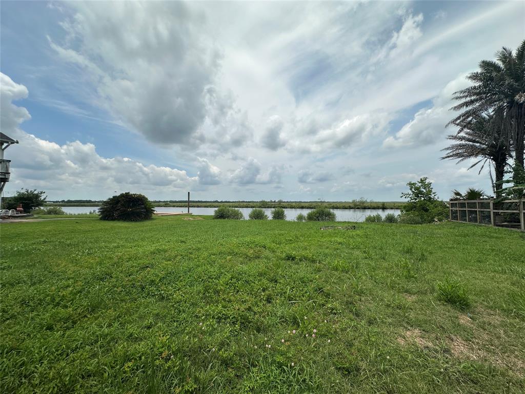 515 Port Road, Angleton, Texas image 1