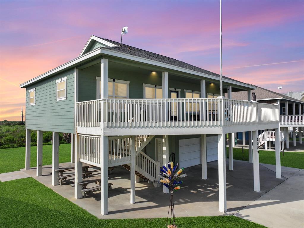 3229 Castle Drive