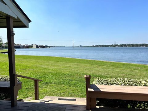 95 April Point Drive N Conroe TX 77356