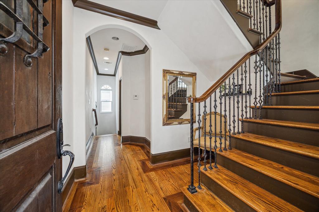 1241 W 24th Street E