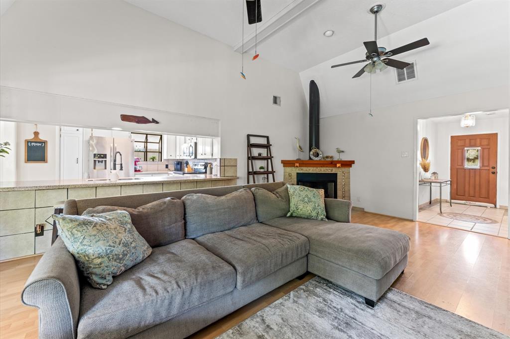 211 4th Street, Dickinson, Texas image 12