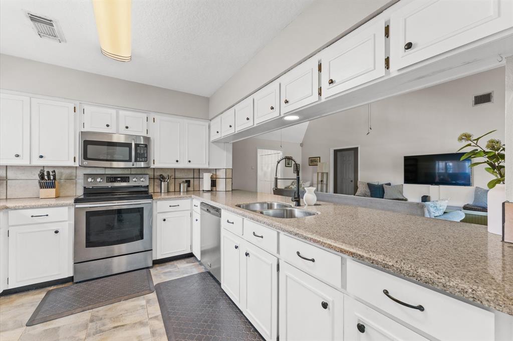 211 4th Street, Dickinson, Texas image 14