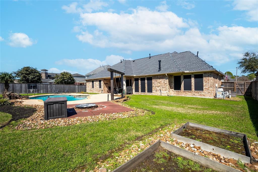 612 Northfield Drive, Friendswood, Texas image 44