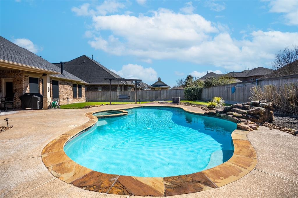 612 Northfield Drive, Friendswood, Texas image 42