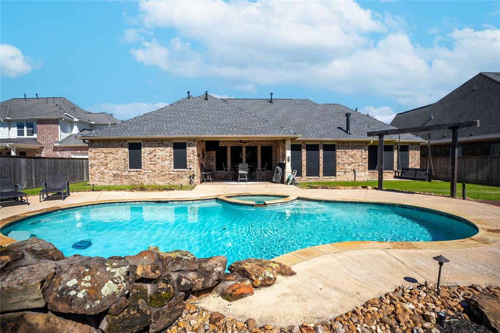 612 Northfield Drive, Friendswood, Texas image 46