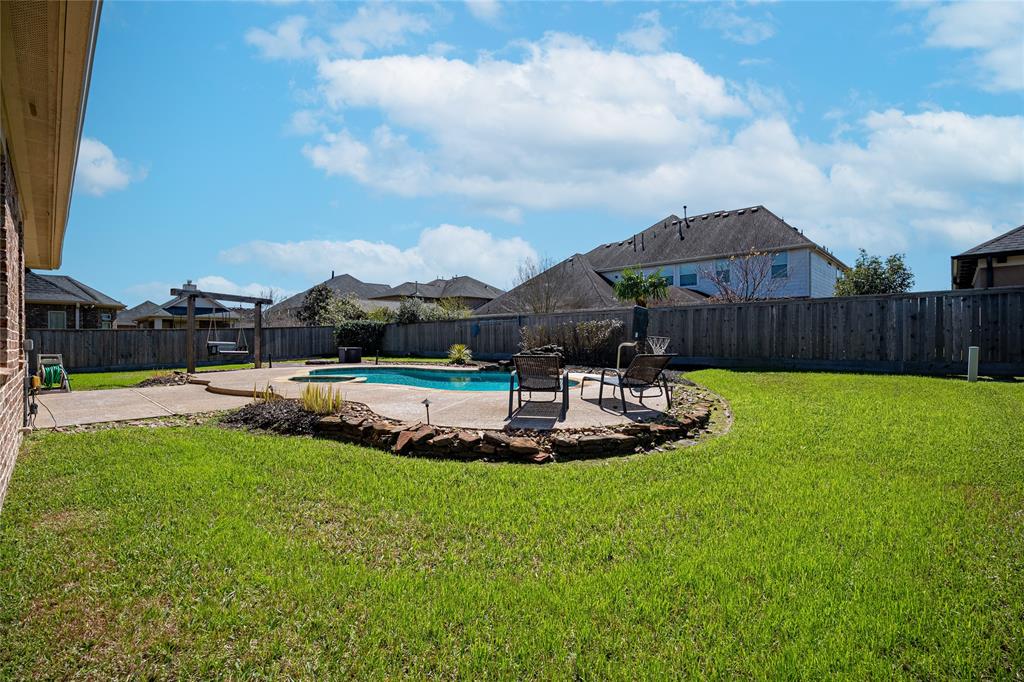 612 Northfield Drive, Friendswood, Texas image 41