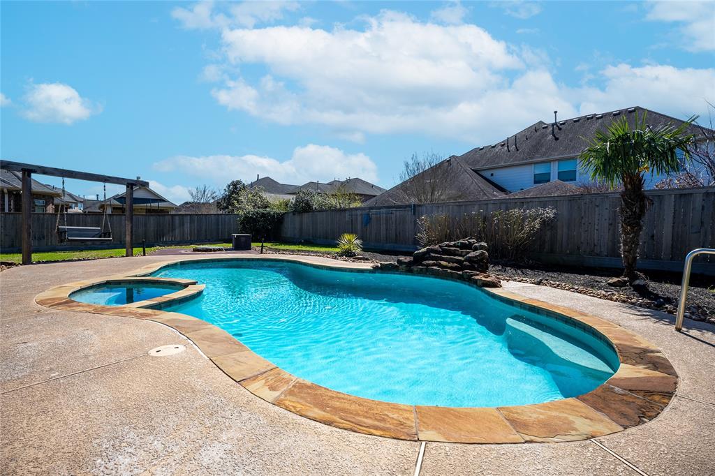 612 Northfield Drive, Friendswood, Texas image 43