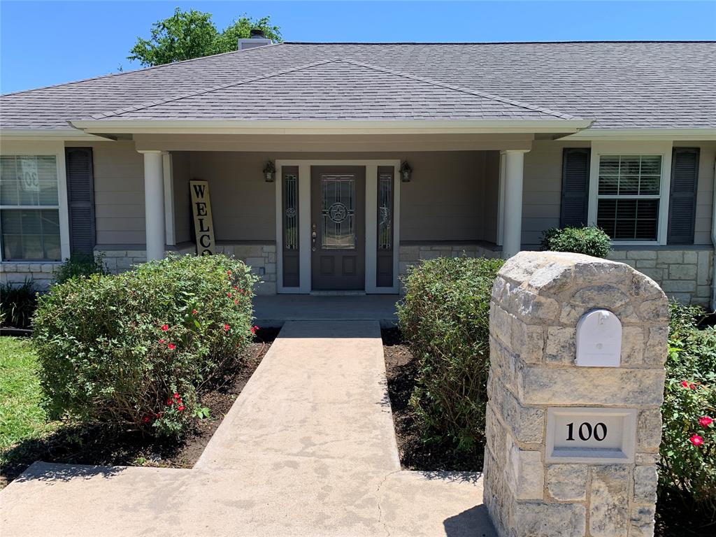 100 Ridgecrest Street, Hallettsville, Texas image 1
