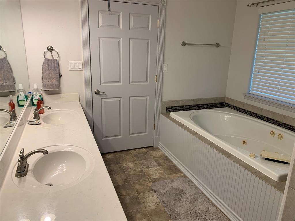 100 Ridgecrest Street, Hallettsville, Texas image 20