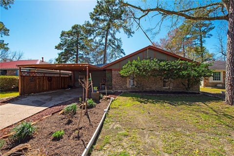 Property photo of 1402 S 5th Street, Conroe, TX 77301