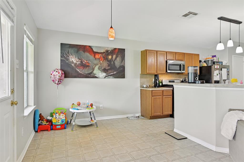 7918 Leaning Oak Drive, Texas City, Texas image 11