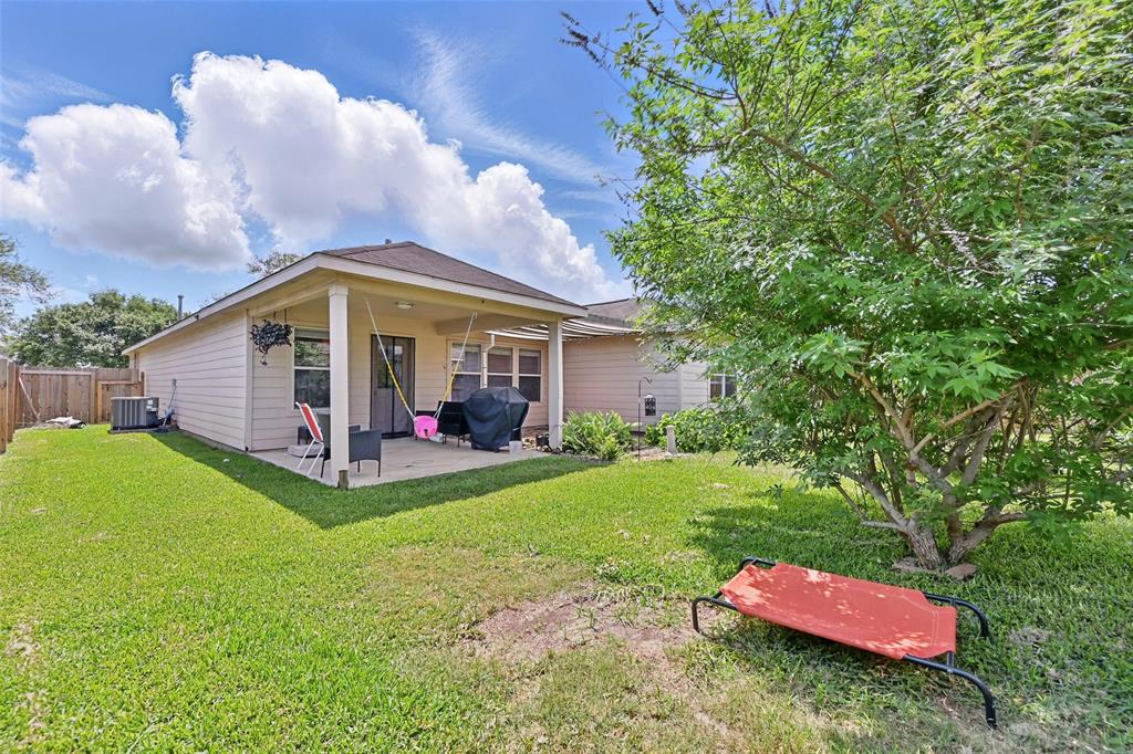 7918 Leaning Oak Drive, Texas City, Texas image 27