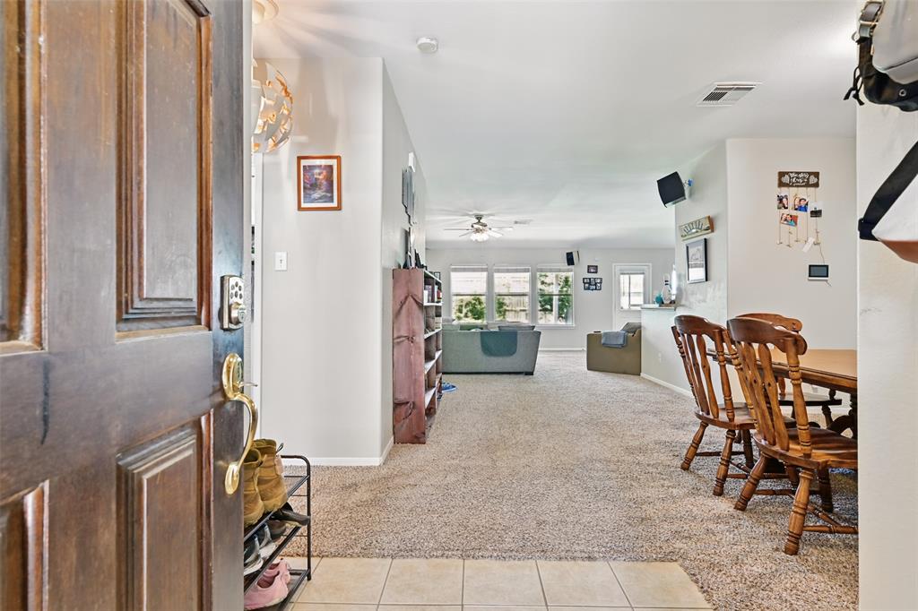 7918 Leaning Oak Drive, Texas City, Texas image 4