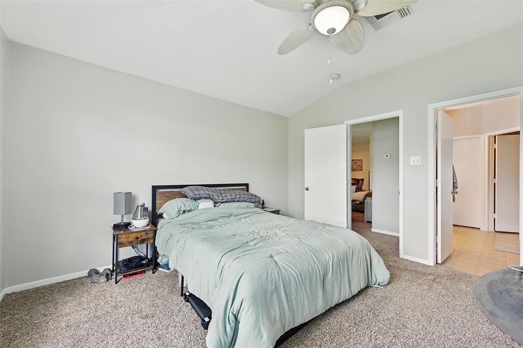 7918 Leaning Oak Drive, Texas City, Texas image 18