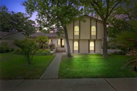 Single Family Residence in Friendswood TX 117 Saint Andrews Drive.jpg