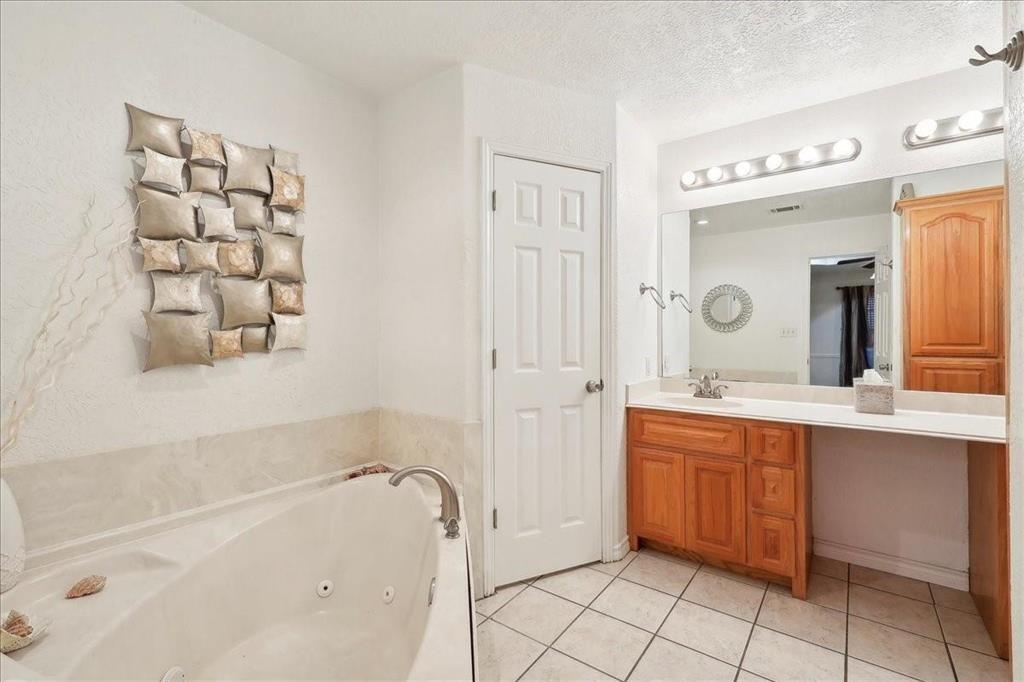 10040 Milky Way Lane, Beaumont, Texas image 8