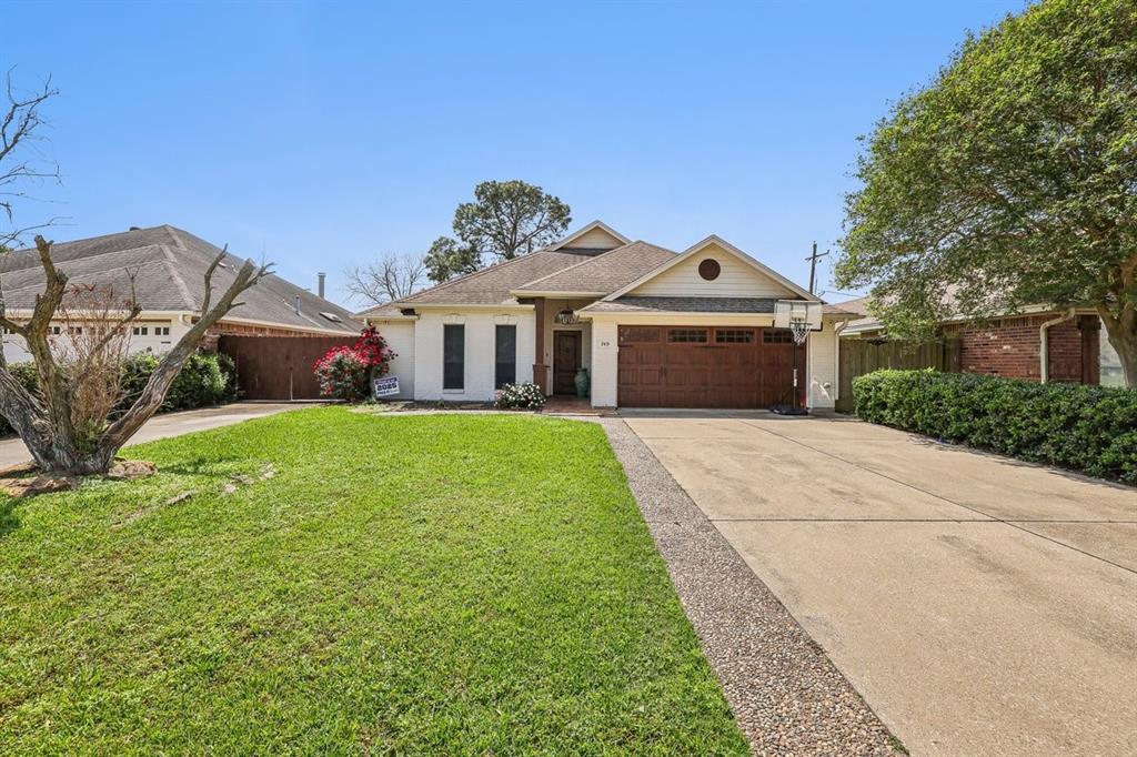 749 Eveningview Lane, Port Neches, Texas image 1