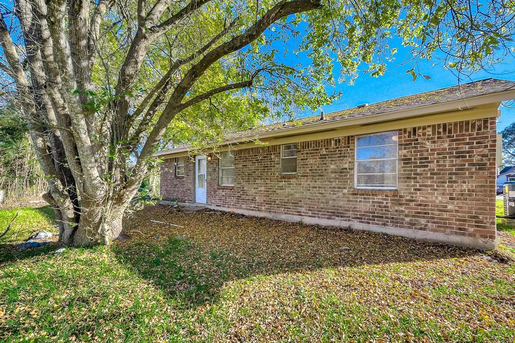 7502 Plover Circle, Texas City, Texas image 13