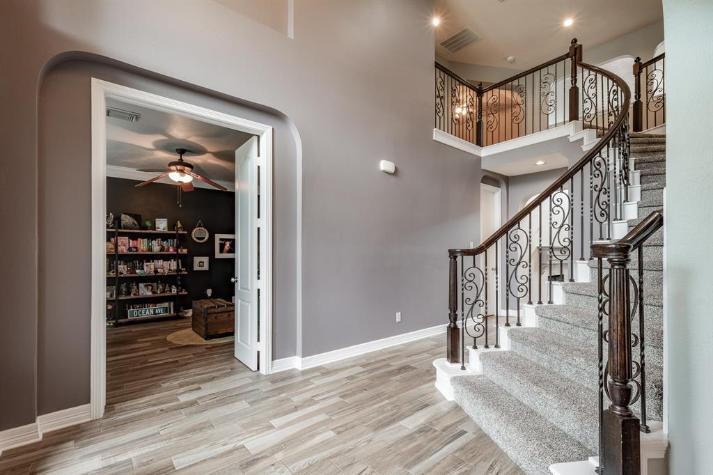 204 Grand Creek Drive, League City, Texas image 5