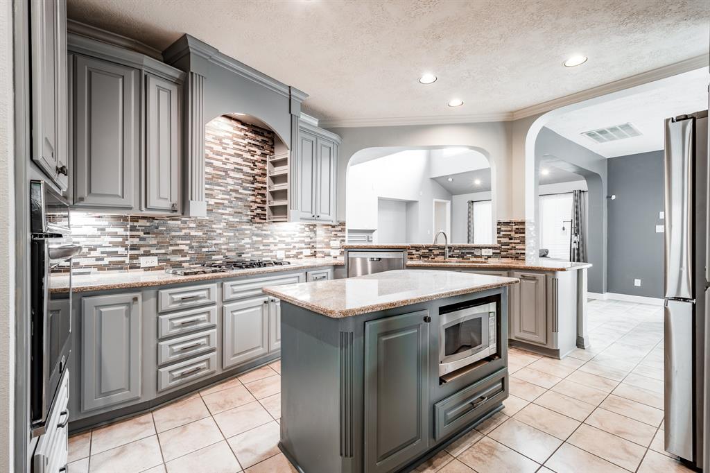 204 Grand Creek Drive, League City, Texas image 14