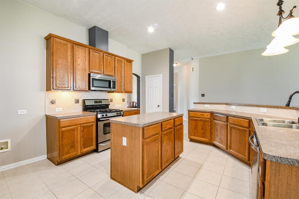 18002 Outback Lakes Trail, Humble, Texas image 11