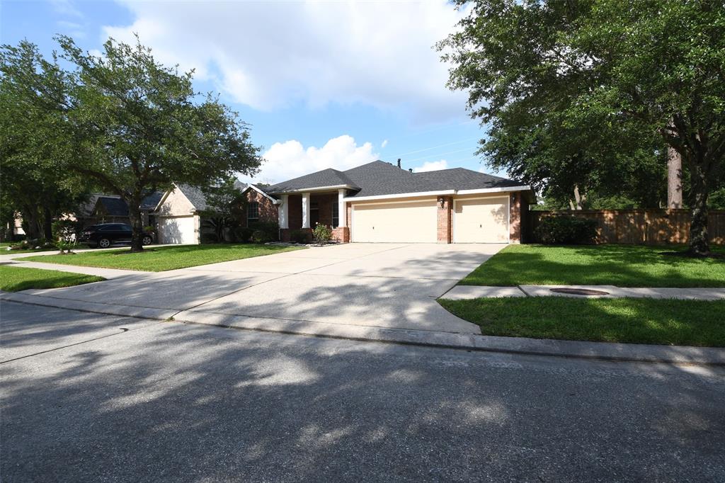 18002 Outback Lakes Trail, Humble, Texas image 3
