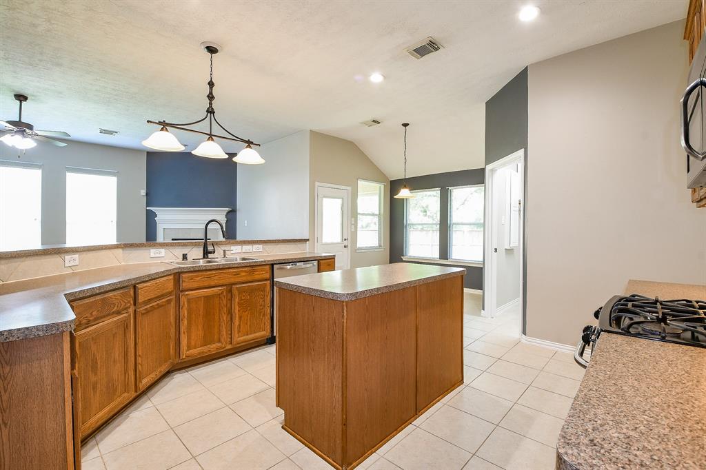 18002 Outback Lakes Trail, Humble, Texas image 10