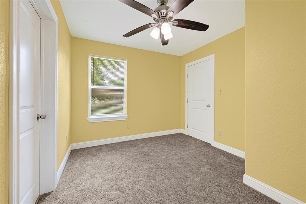 2406 W Elvinta Street, Baytown, Texas image 23