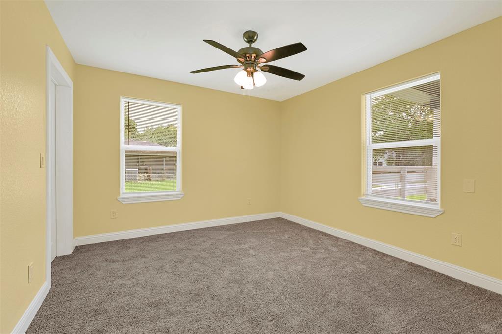 2406 W Elvinta Street, Baytown, Texas image 17