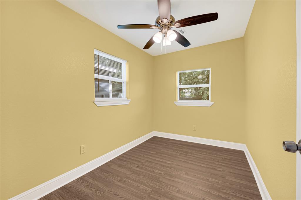 2406 W Elvinta Street, Baytown, Texas image 25
