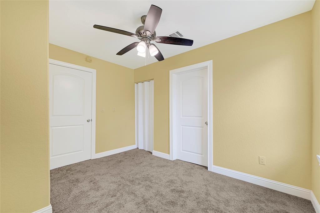 2406 W Elvinta Street, Baytown, Texas image 22