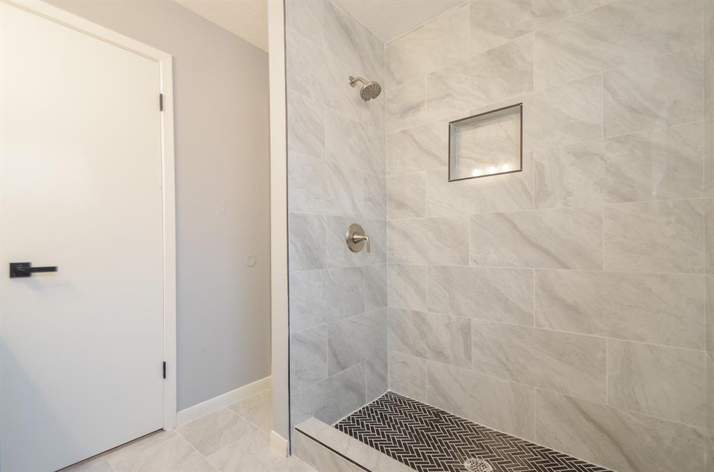 48 Artesia, Conroe, Texas image 28