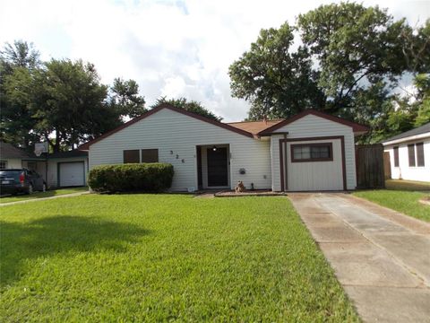 A home in Lake Jackson