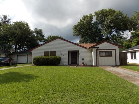 A home in Lake Jackson