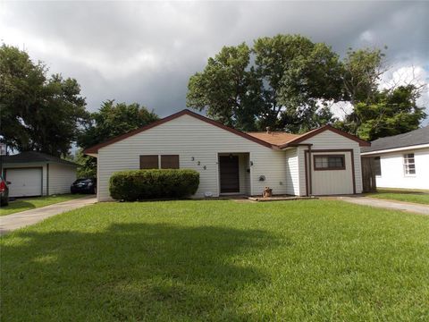 A home in Lake Jackson