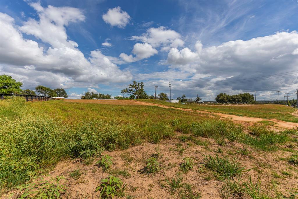 1057 South Tesch Street, Bellville, Texas image 6