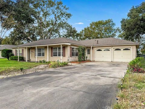 A home in El Campo